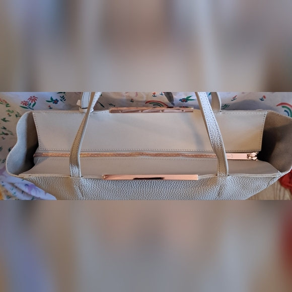 NWT Ted Baker Dixie Nude Pebble Leather Casual Neutral Tote Purse Set w/ Pouch - Picture 7 of 16